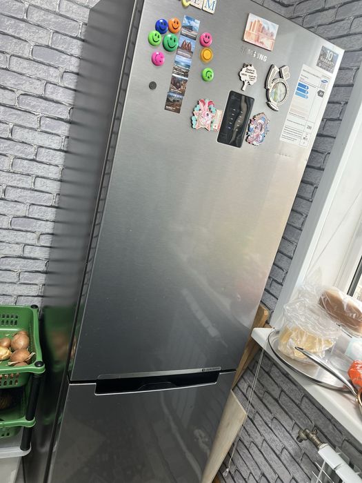 Продам холодилник самсунг