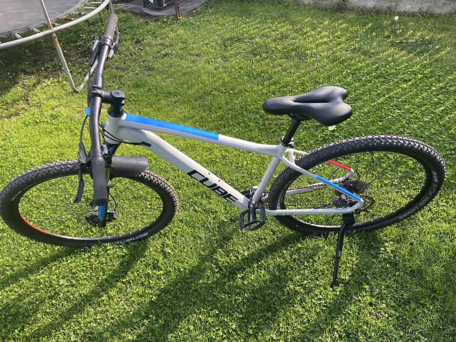 Bicicleta CUBE  full Shimano