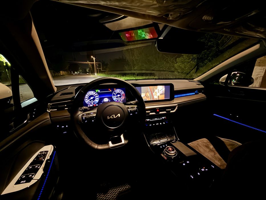 Продоеться новая Киа К5