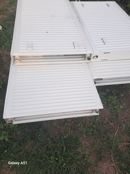 Vând calorifere  de oțel,stare foarte bună