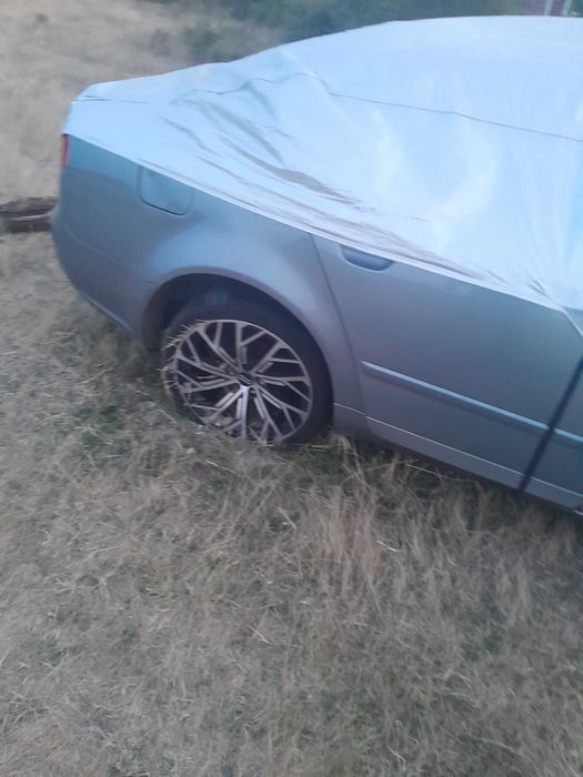 Ауди а4  б7  на части