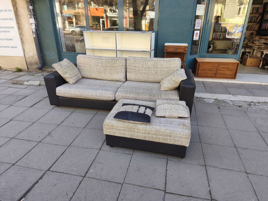 Диван с табуретка