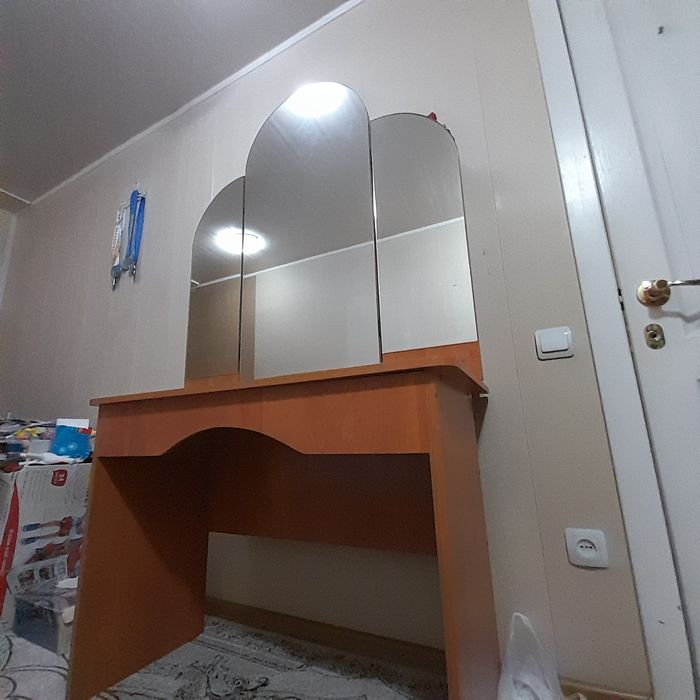 Продам трильяж и кровать