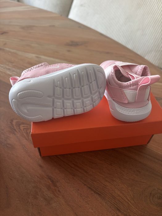 Nike air обувки за бебе