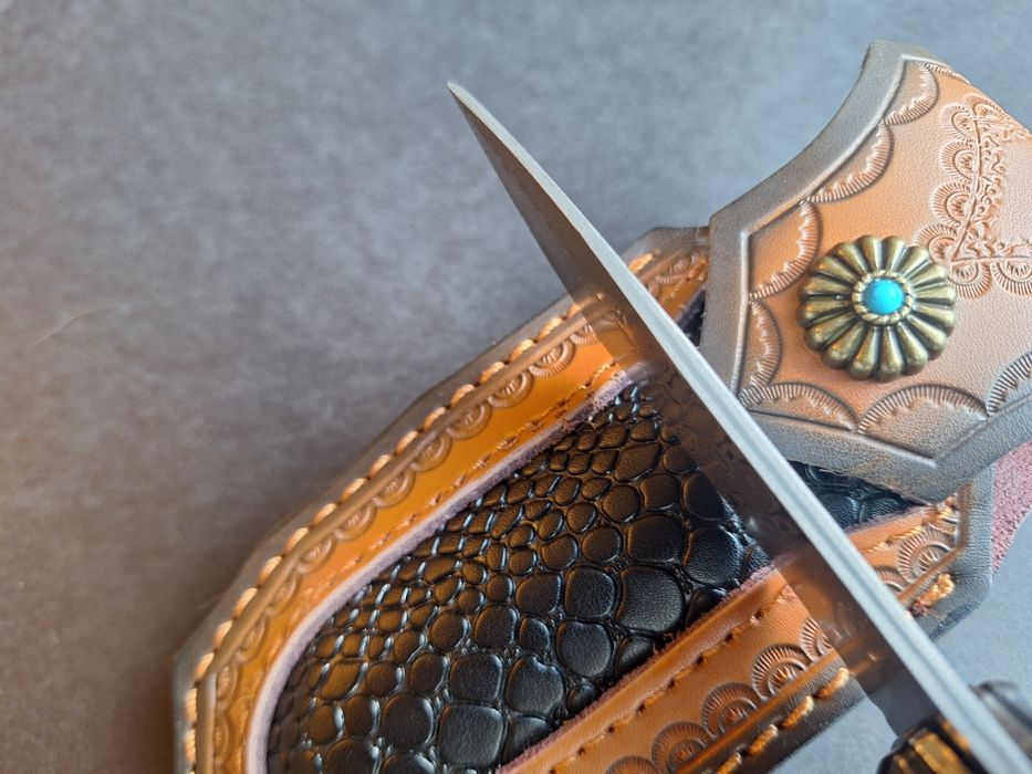 Сгъваем нож от дамаскова стомана VG10 с кожен калъф