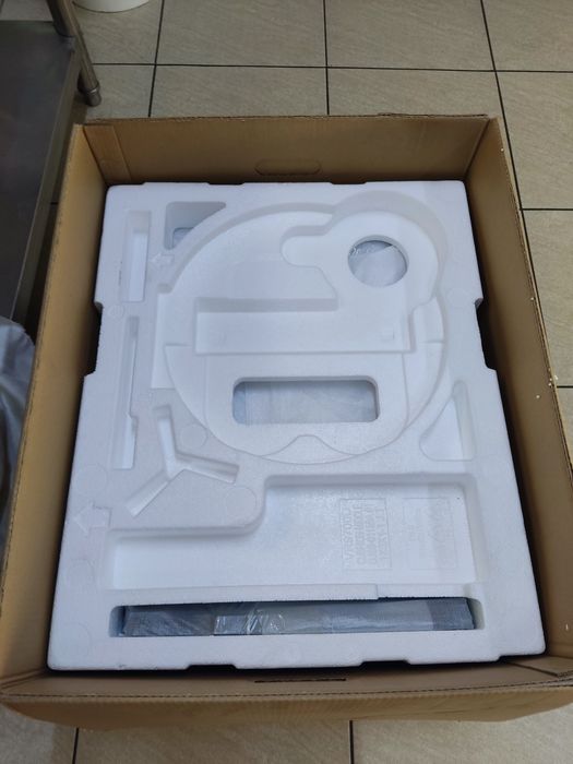 Робот пылесос 1 год