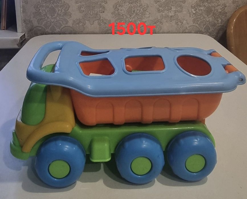 Продается детские игрушки в отличном  состоянии