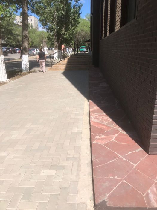 Красный камень плитняк