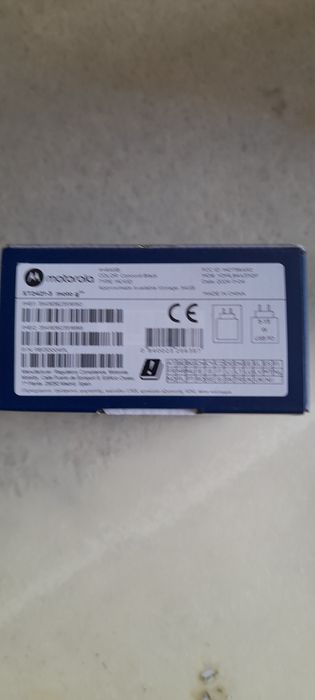 Телефон Motorola 4 + 64 GB