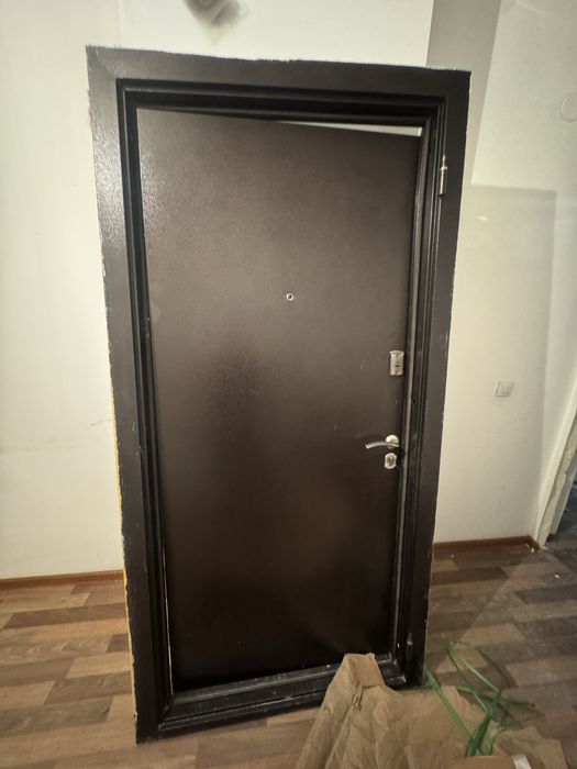 Железные дверь  продам