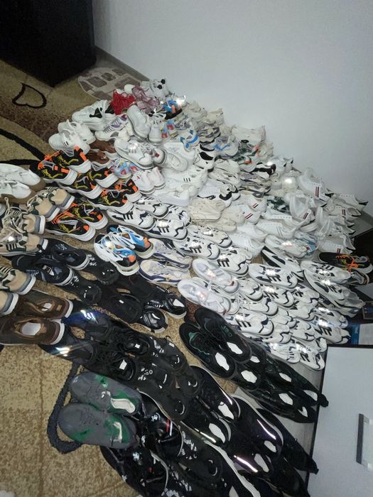 Lot adidasi, diferite modele