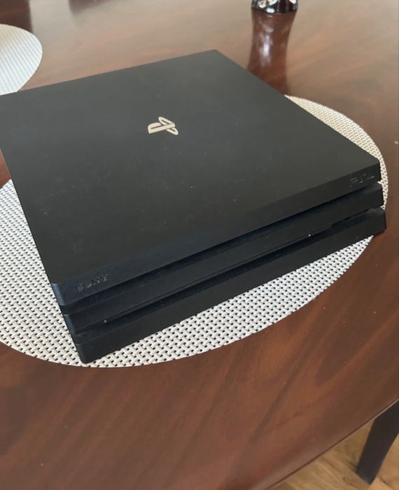Play station 4 pro