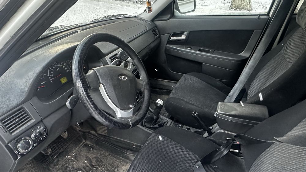 Продам приору уриверсал