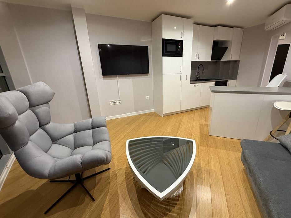 Дава се под наем Двустаен апартамент в София, Младост 4 - 63 кв.м за 697.17 € - Снимка #2