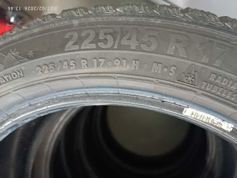 2бр.зимни гуми 225/45/17 Semperit