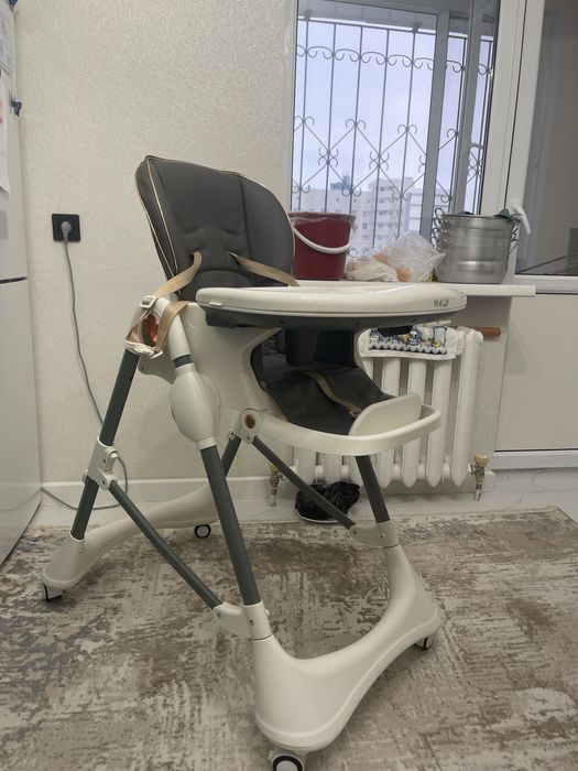 Стульчик для кормления в отличном состоянии