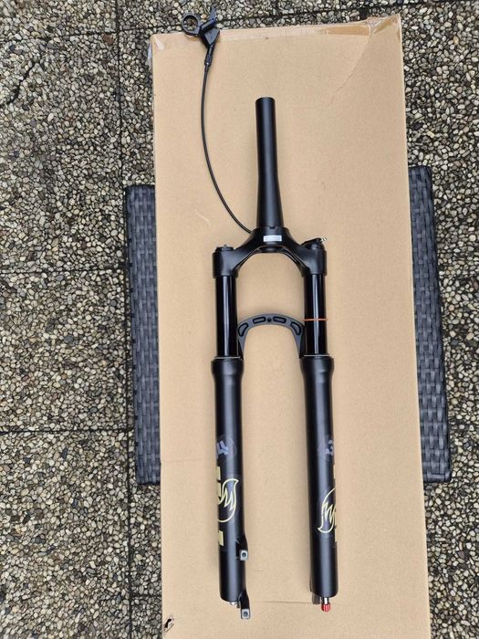 Furca Fox 34, 27,5-29inch, pe aer, lockout pe  ghidon si rebound