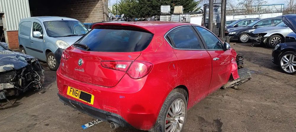 Dezmembrari / Dezmembrez Alfa Romeo Giulietta (940) [Fabr 2010-2016] 2.0 JTDM cutie viteze manuala cod culoare 134 Rosso Tristrato