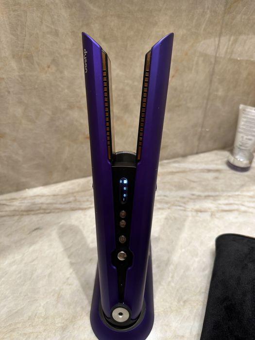 Преса Dyson Corrale