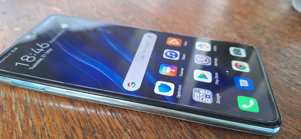 Продавам телефон HUAWEI P30