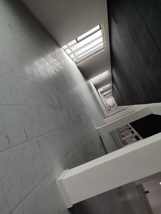 Кафельщик опытный.