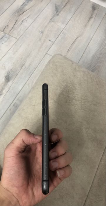 Продам Айфон 11 (бу)