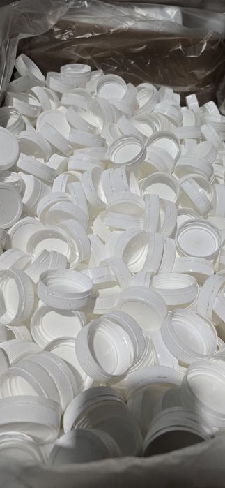 Принимаем пэт преформу,Крышки