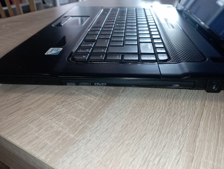 Продавам лаптоп  HP Compaq