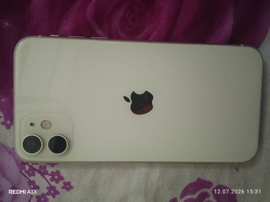 Продам айфон 11 есть трещена