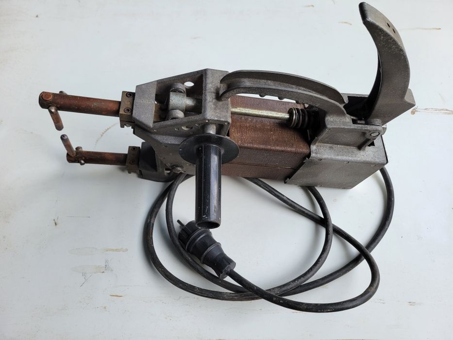 Vând aparat sudura cu puncte