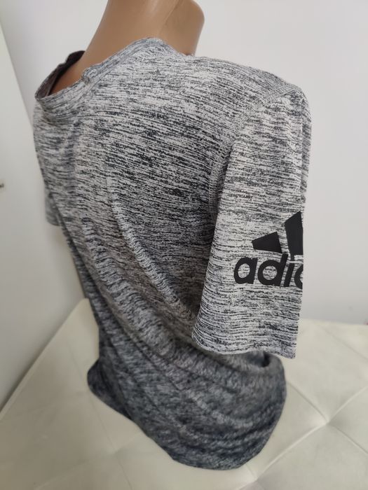 Tricou Adidas mărimea S bărbat