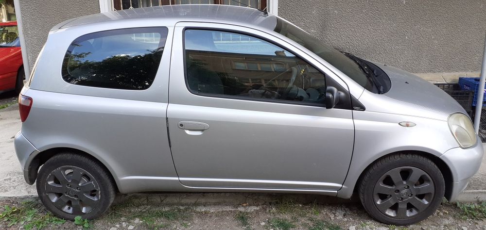 Toyota Yaris 1.0 68 к.с. 2003г.