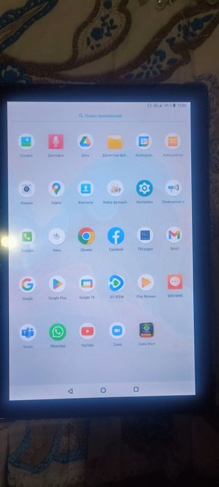 Продается планшет TAB 10  с коробкой  торг естьпочти новый