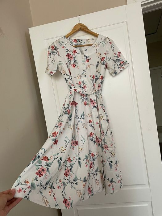 Продаю платье новое