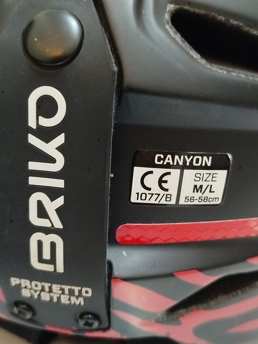 Шлем сноубордический BRICO