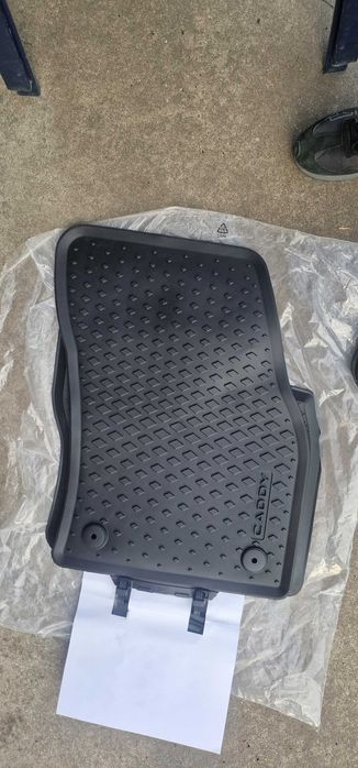 WV CADDY 2020-2025-Оргинални гумени стелки