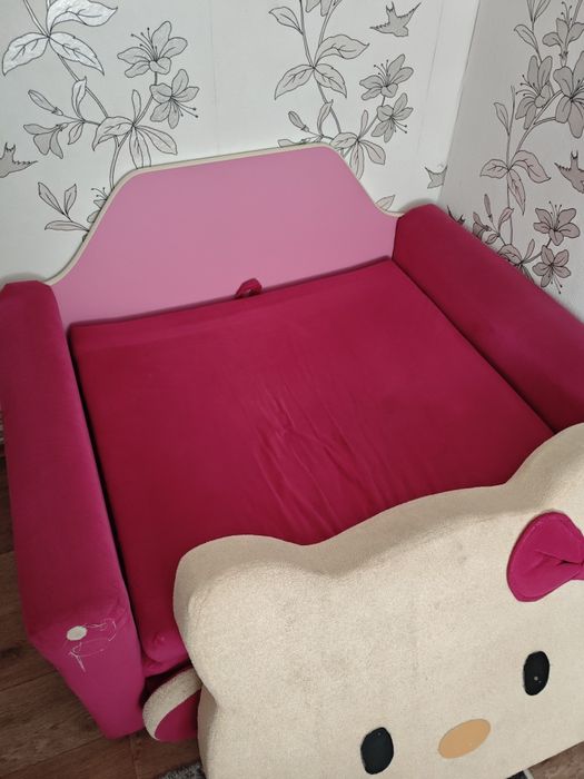 Срочно продаю детское кресло кровать