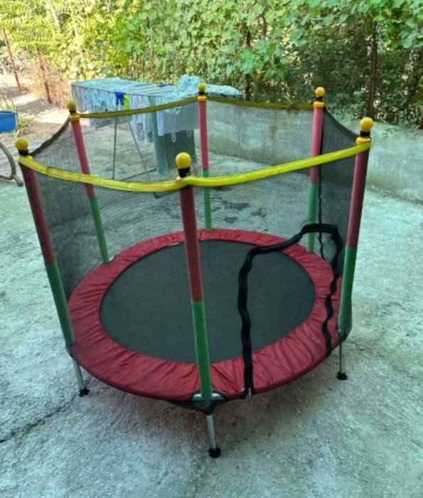 Батут детский с сеткой каркасный металл. Качество отличное