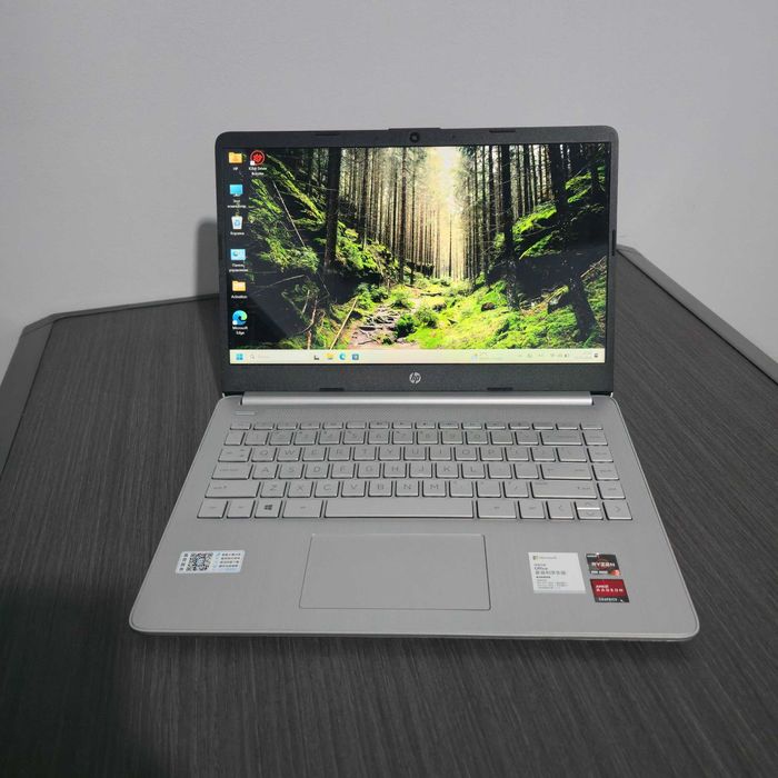 HP Laptop 14s AMD Ryzen 5 4500U