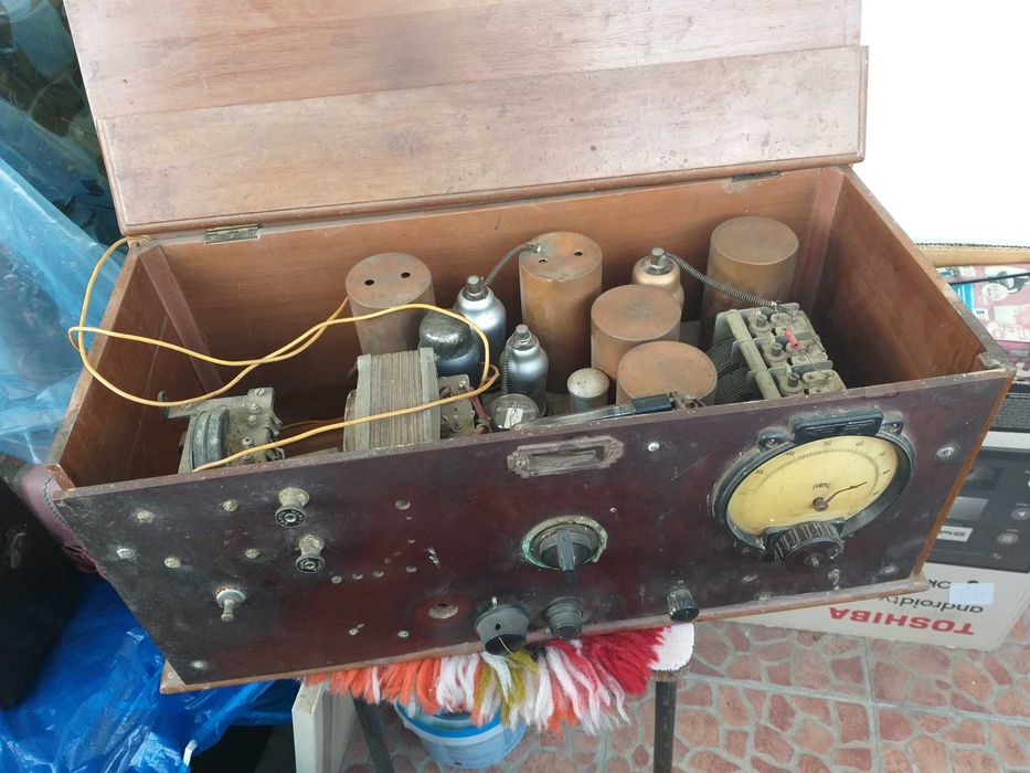 Radio foarte vechi, antic, de colectie