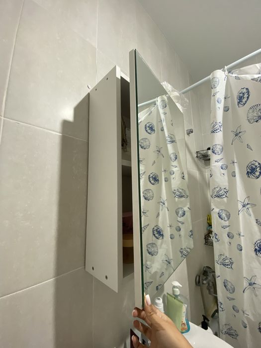 Продам туалетный шкаф с зеркалом