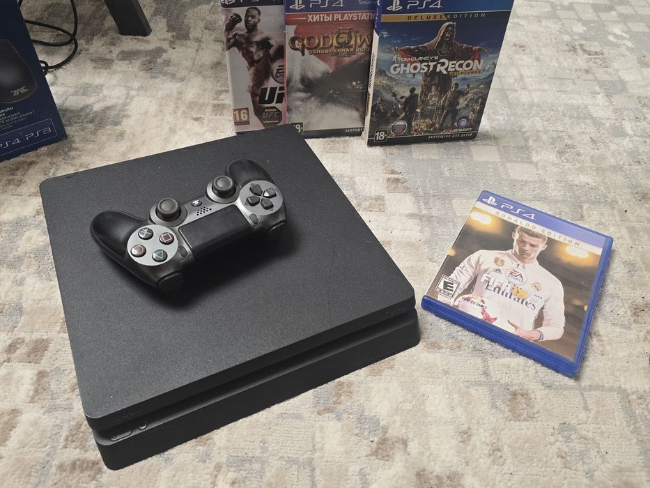 Продам PlayStation 4