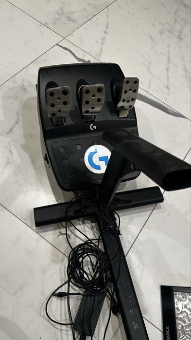 Setup Sim Racing Logitech G923 + Playseat Red Bull Racing