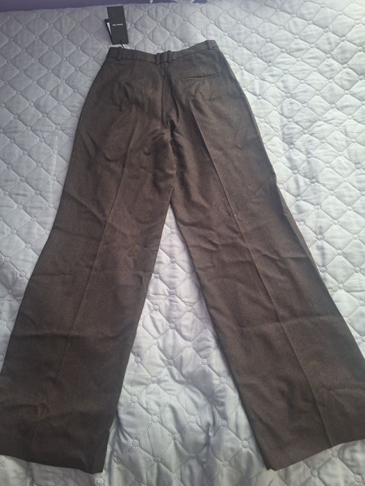 Вълнен панталон на Massimo Dutti