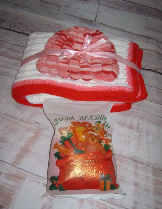 Бебешки ръчно плетени комплекти