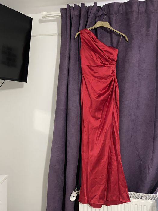 Rochie elegantă roșie