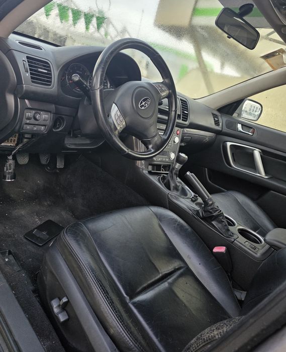 Dezmembrez Subaru Legacy 2.0 d 2010
