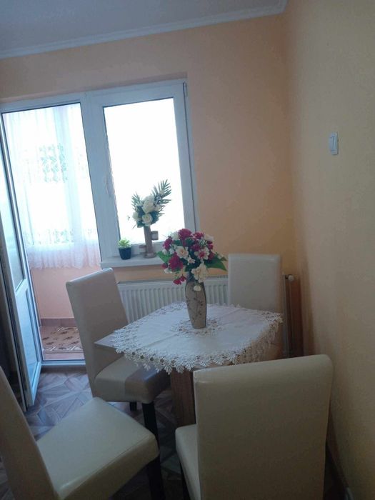Inchiriez apartament