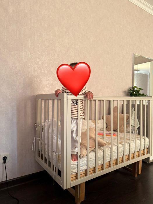 Продам кроватку с матрасом