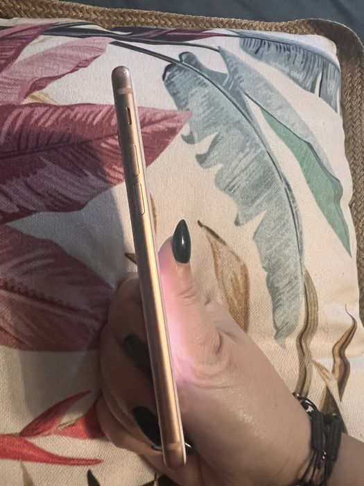 Iphone 8 64 G in stare excelenta